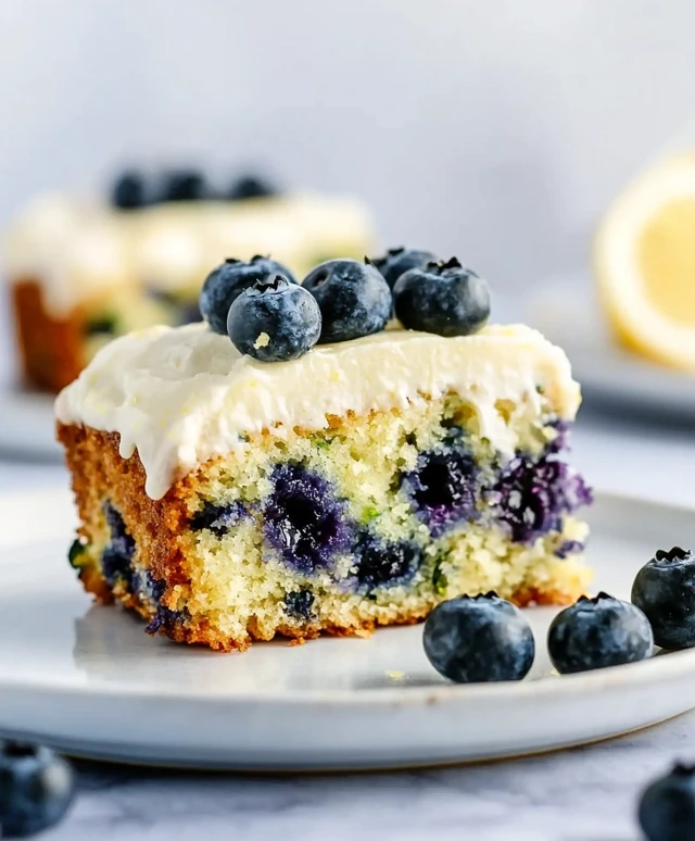 Zitronen-Blaubeer-Zucchini-Kuchen
